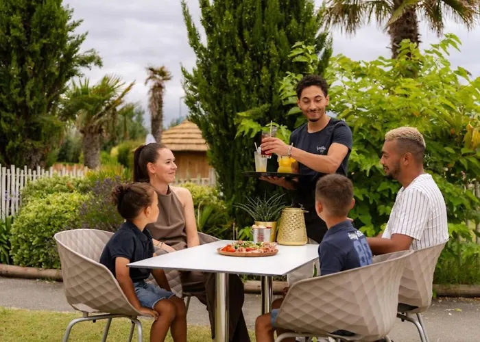 Mobil A Saint-jean-de-monts Avec Terrasse - Api-1-52-1099 Kemping